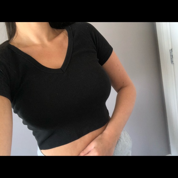 Garage Tops - Garage black crop v neck t-shirt